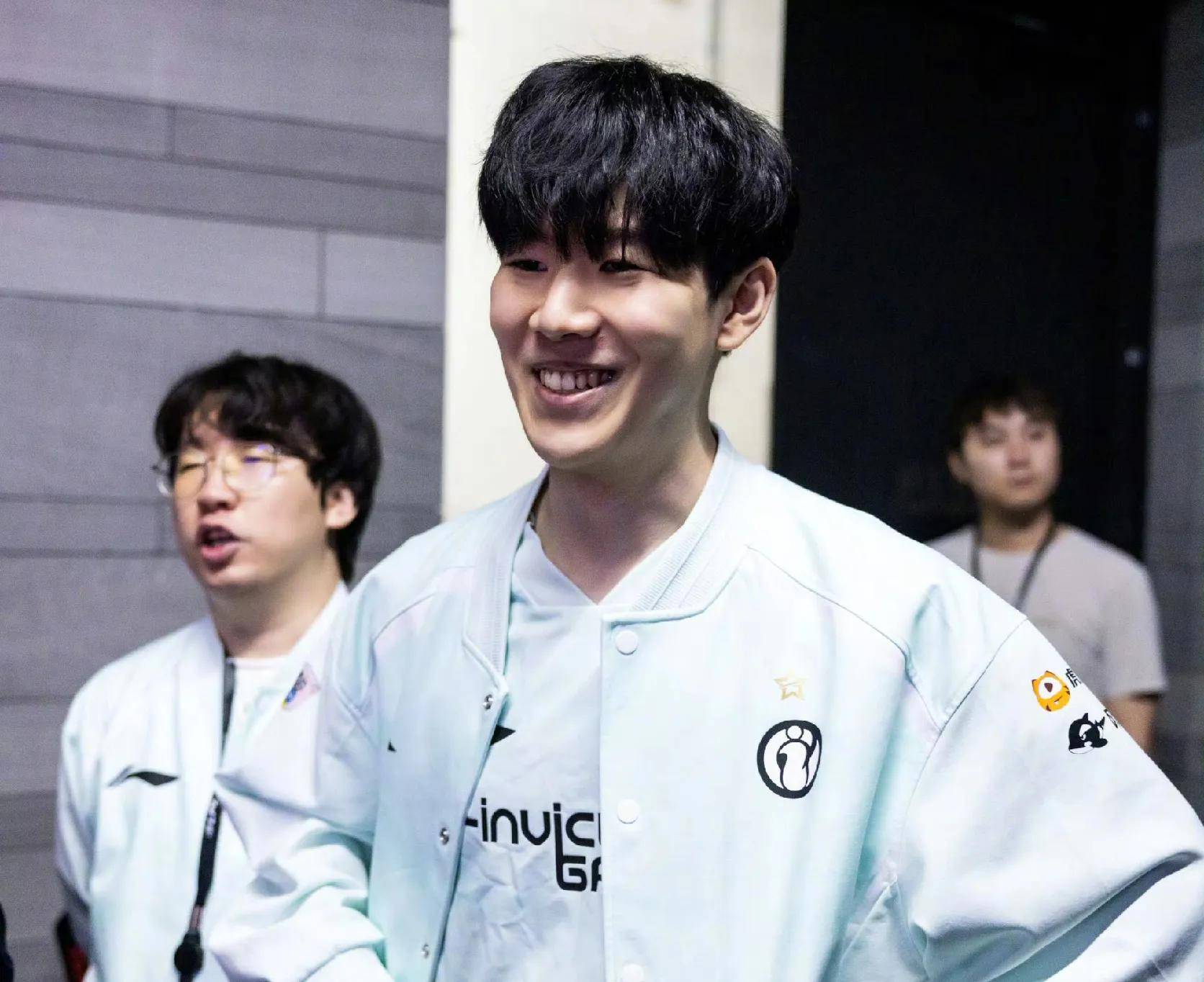 一定程度上 一定程度上